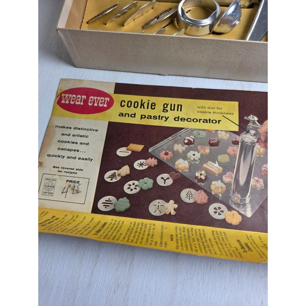 Vintage Wear-Ever Cookie Gun No. 3365 Aluminum Pastry Decorator Press MCM Box